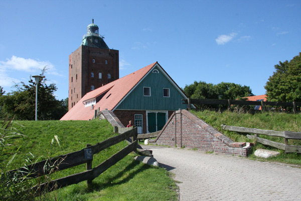 Picture of the access road to the tower