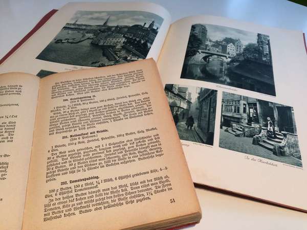 Picture of pages from the described books, on the bottom, a recipe for Tomatenpudding (tomato pudding).