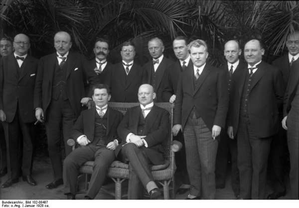 Gustav Stresemann wears a „Stresemann“ Picture of the participants of the German-Lithuanian-Soviet negotiations in Berlin 1928 on which Gustav Stresemann wears a „Stresemann“.