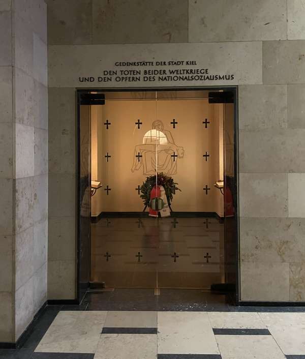 Photo of the memorial of the city of Kiel to the dead of both world wars and the victims of National Socialism at city hall Kiel